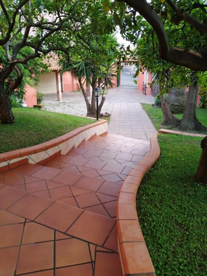 Piazza San Giorgio Hotel Dolianova Exterior foto