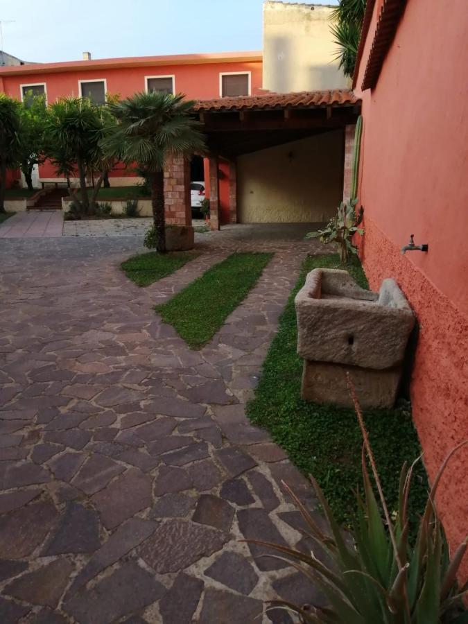 Piazza San Giorgio Hotel Dolianova Exterior foto