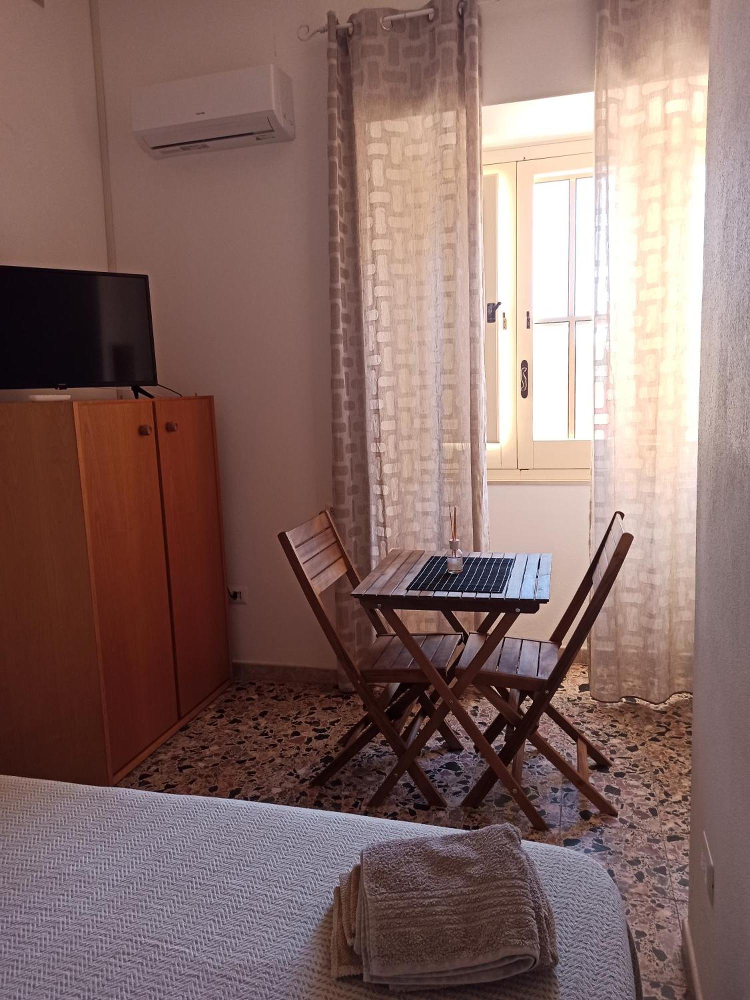 Piazza San Giorgio Hotel Dolianova Quarto foto