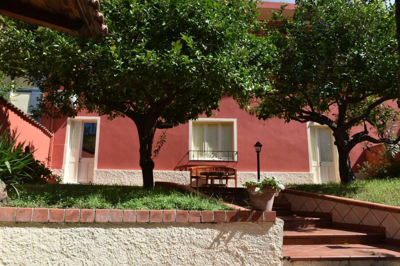 Piazza San Giorgio Hotel Dolianova Exterior foto